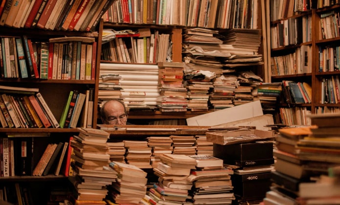 book storage clutter